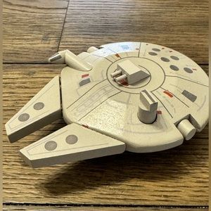 Disney Galaxy Edge Millennium Falcon